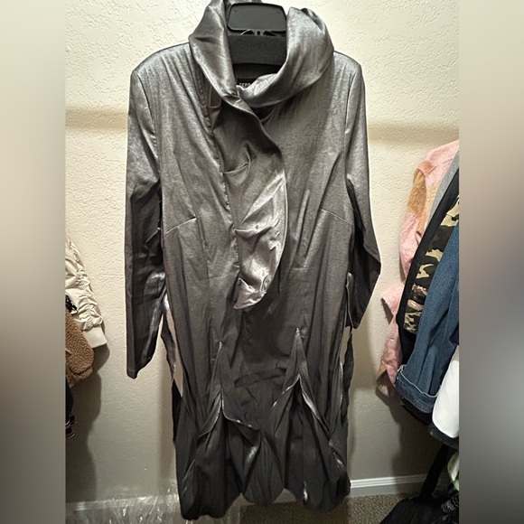 FORMAL DRESS - Picture 3 of 6